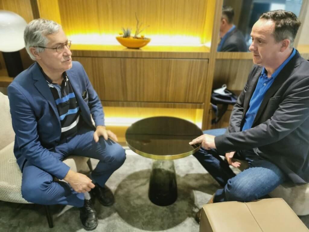 Photo 2021 05 12 07 34