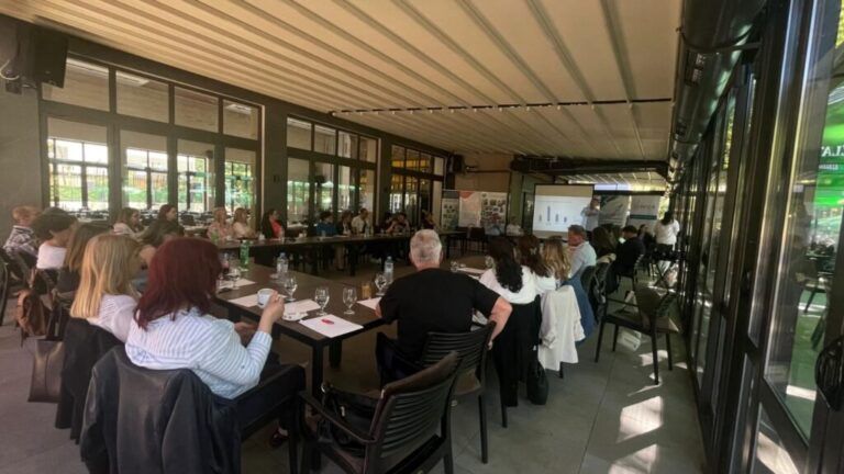 [aggregator] downloaded image for imported item #40977