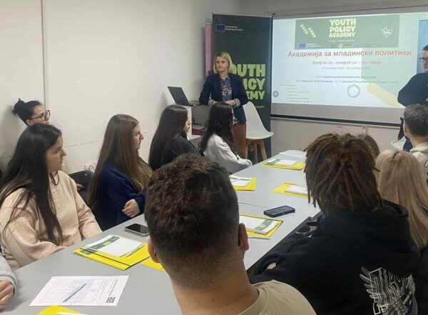 9e3e2891 c3e9 43bc a5f0 9221c929927a 600x600