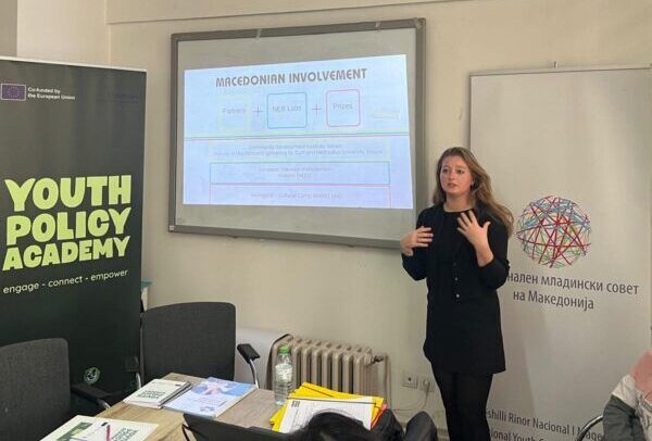 595210396 1340987948059686 4875645623941594725 n 600x600