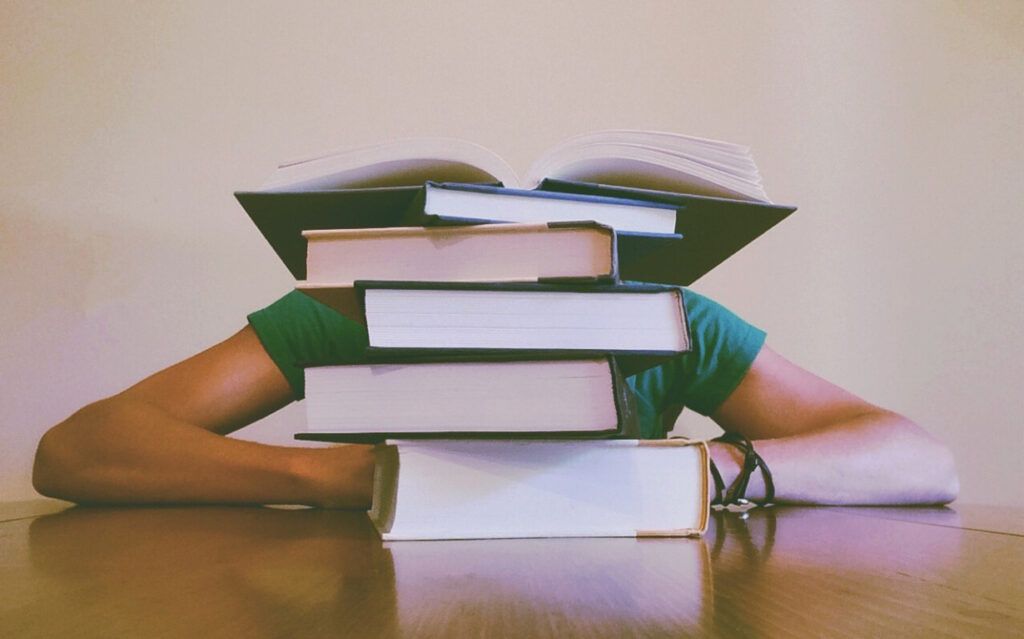 Books student libra universitet 1230x767